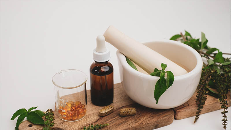 ویزیت طب سنتی در اصفهان | درمان بیماری با طب سنتی در اصفهان | دکتر مجتبی معتمدی | بهترین متخصص طب سنتی اصفهان | عوامل تاثیرگذار بر تاثیر درمان گیاهی